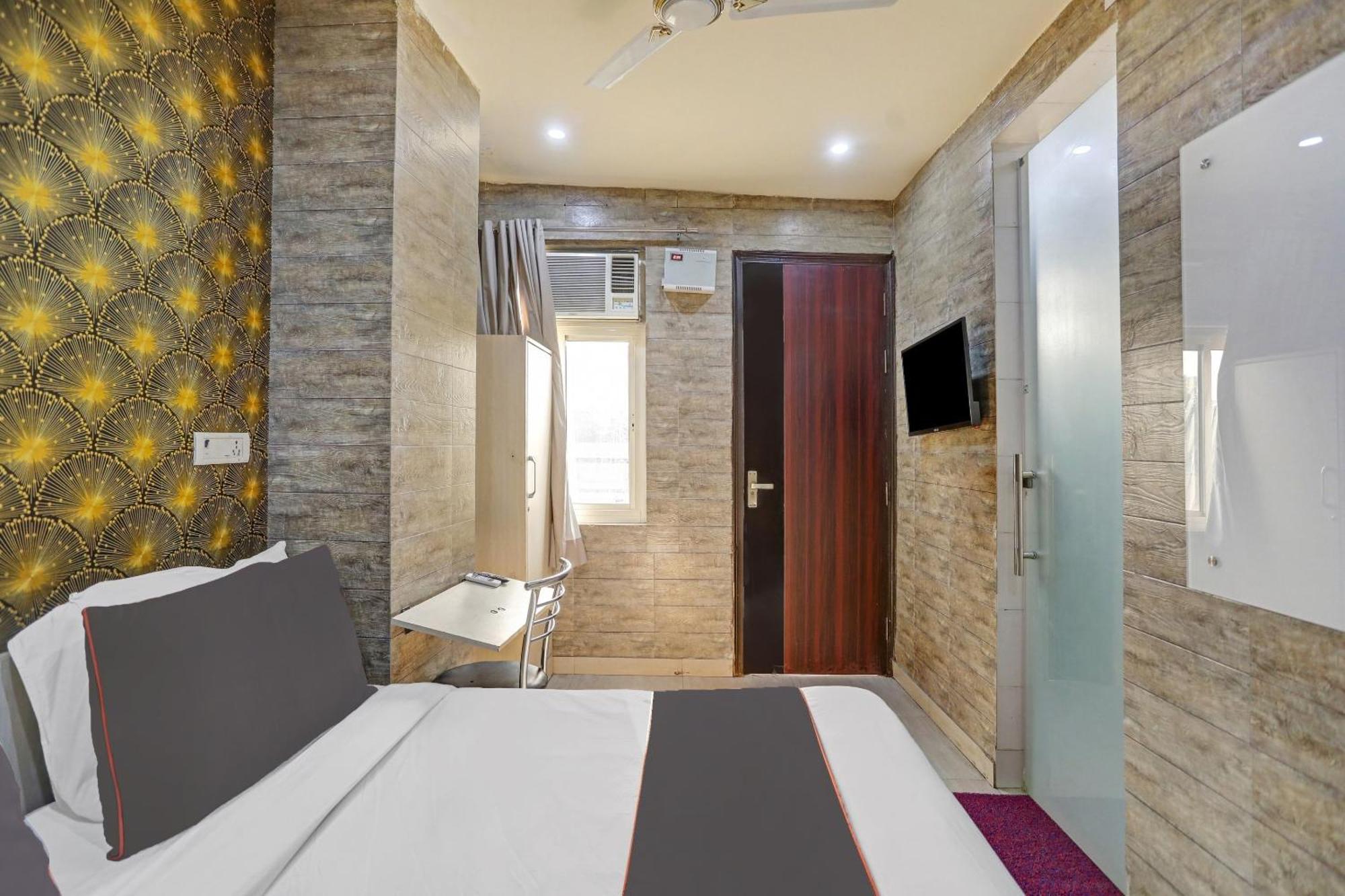 Hotel Collection O Model Town Metro View Neu-Delhi Exterior foto